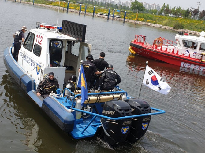 아라뱃길서 발견된 양쪽 다리, 동일 여성 신체로 확인