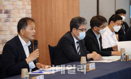 [포토]박종호 산림청장, 한국형 산림뉴딜 자문委 참석