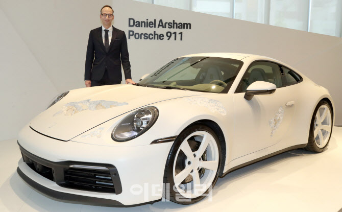 아시아 최초로 공개된  '다니엘 아샴 포르쉐 911'