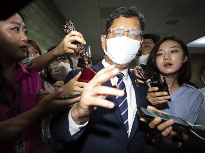 김여정 경고 3일만 개성공동연락사무소 폭파...178억 허공으로