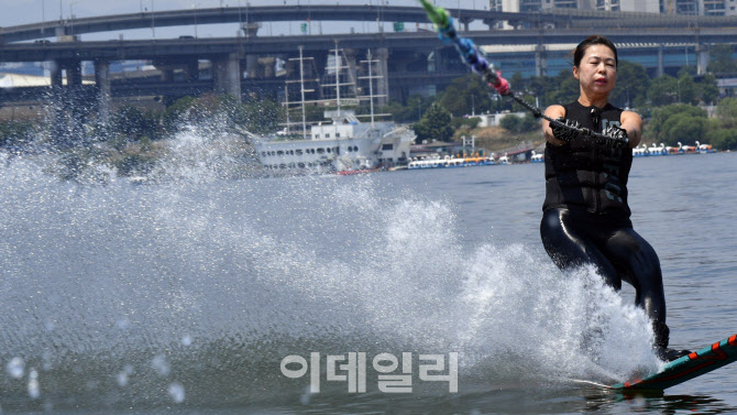 [포토]더위 탈출!