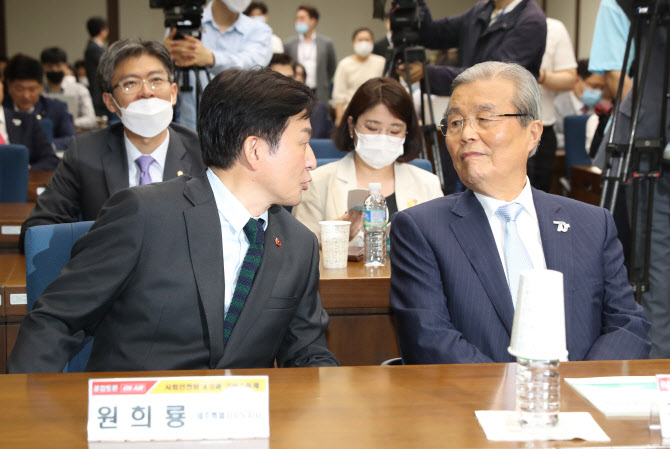 김종인 "우리 실정에 맞는 '한국식 기본소득' 가능"