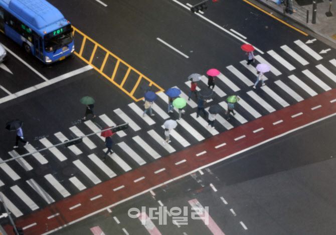 [포토] 우산을 쓴 시민들