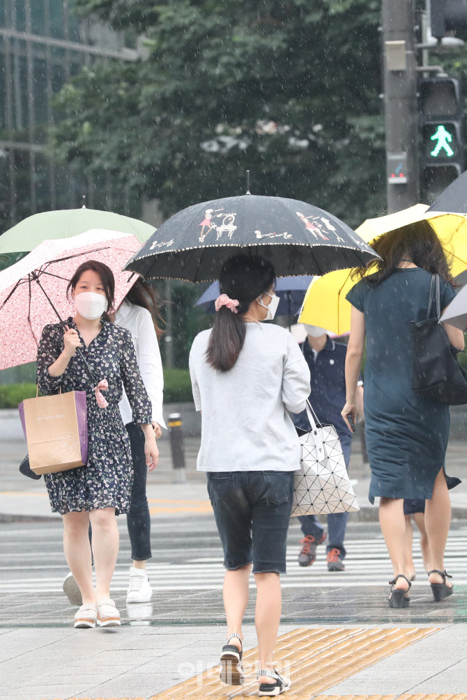 [포토]추적추적 내리는 비
