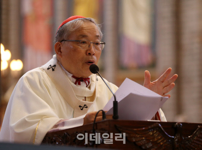 [포토] 평화기원 미사 강론하는 염수정 추기경