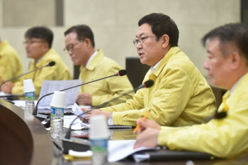 박남춘 인천시장 "내항 일단 개방하자…재선도 해야"