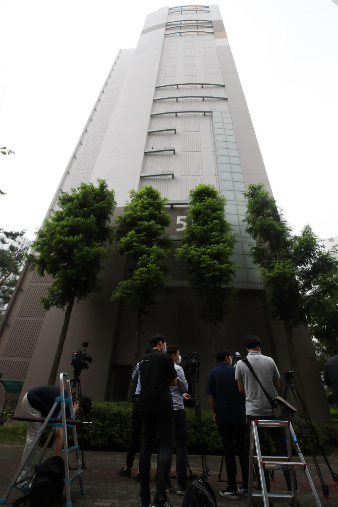 경찰, '삐라 살포' 박상학 신병 확보…곧 사무실 압수수색