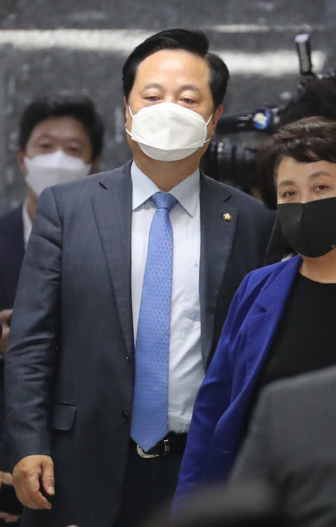 "몇표 더 받아 의원하는 것도 불공정"…인국공 與발언에 청년층 분노