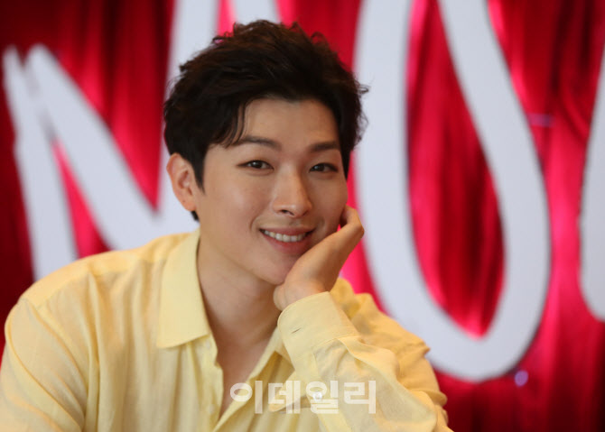 "커튼콜 때마다 '울컥'..관객들과의 만남, 너무 소중해"