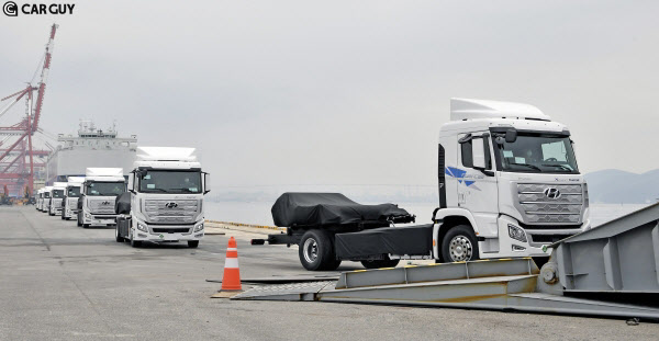 현대차, 대형 수소전기 트럭 시장 선점..세계 첫 양산
