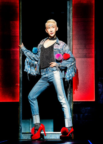 10대 '드랙퀸'의 유쾌한 꿈 찾기