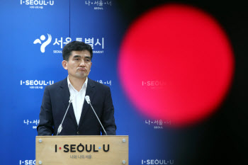 박원순 의혹에 성평등 `10년 공든 탑` 무너진 서울시