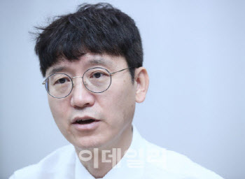 김웅 "성폭력 피해자에 '왜 가만히 있었느냐'? 가장 추잡한 공격"