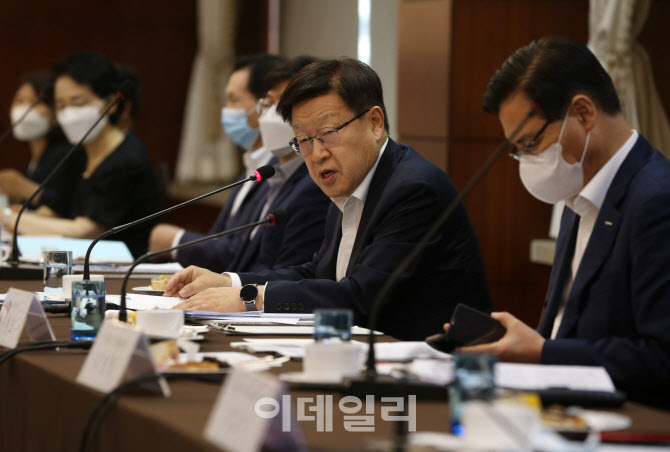[포토] 신남방 비즈니스 연합회 발언하는 김영주 회장