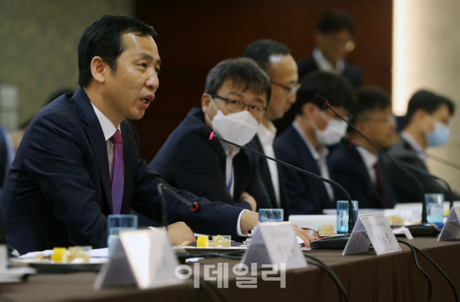 [포토] 신남방 비즈니스 회의 발언하는 박복영 위원장