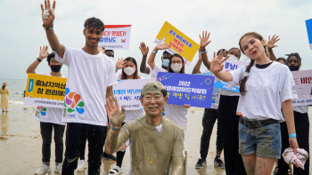 양승조 충남지사, 릴레이 머드버킷 챌린지 동참