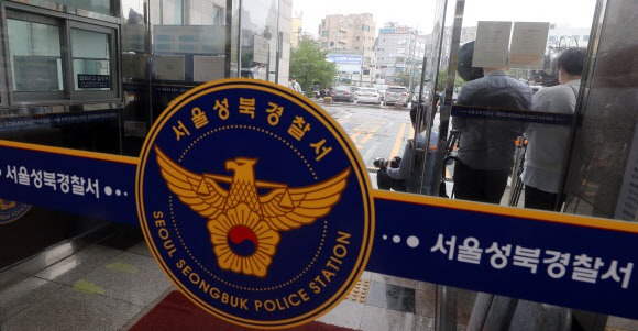 경찰, 박원순 사망 전 통화자들 차례로 조사…'젠더특보'는 아직