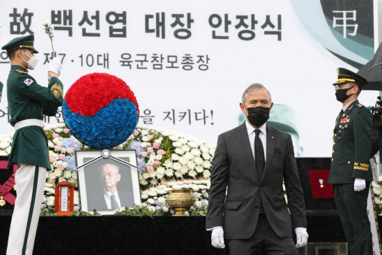 北 선전매체 "남측, 친일매국노 백선엽 영웅으로 미화" 비난