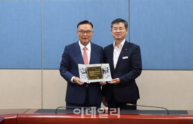 코로나19 폭풍 속 킨텍스 방역대책 빛났다