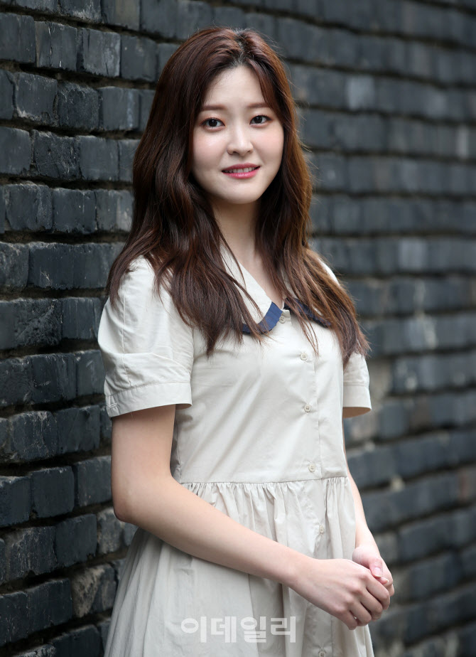 [포토]포즈 취하는 한재아