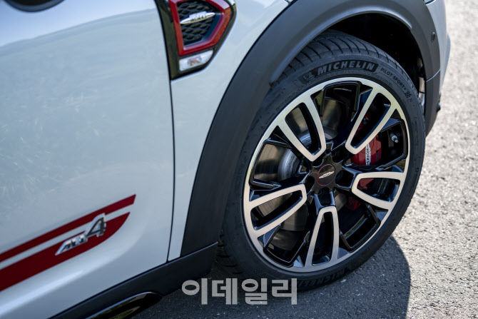 [포토]BMW MINI '컨트리맨 JCW', 최고속도 250km/h