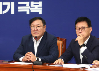 김태년 “외국자본의 투기성 부동산 매입도 살피겠다”