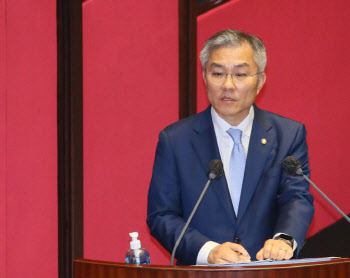 최강욱, '채널A 기자 명예훼손 혐의' 또 고발당해