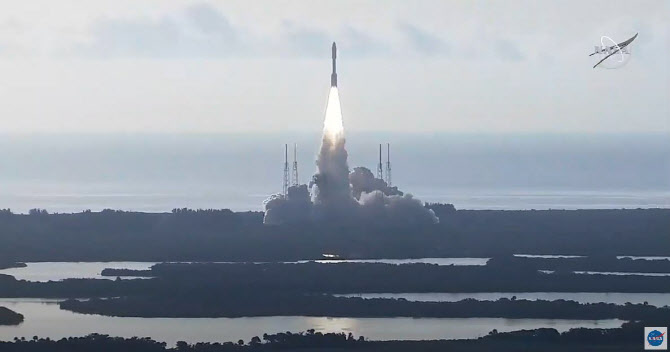 미국 화성탐사선 '퍼시비어런스' 발사 성공···30일 우주로