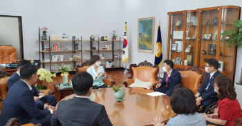 목소리 높이는 통합당 초선, ‘新남원정’ 부활로 이어질까?