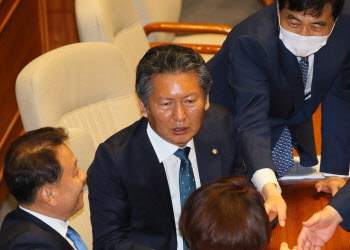 정청래 "상암동 주민 항의 빗발..정부 주택공급 발표, 이건 아냐"