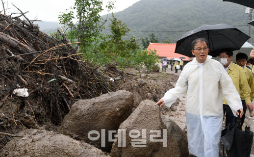 [포토]박종호 산림청장, 충남 논산 산사태 피해지 현장점검