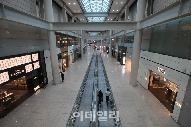 [포토]휴가철 해외 출국 발길이 끊긴 인천국제공항