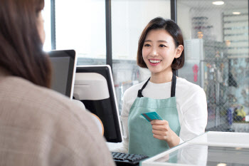 카드 잘 쓰고 '외식비 할인' 캐시백 받아가세요