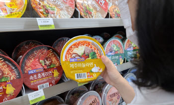 CU, HEYROO 제주마늘라면 출시
