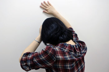 일어설 때 ‘핑’... 여름에 더 위험한 '기립성 저혈압'