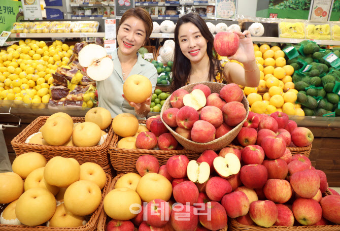 [포토] '홍로 햇사과', '전주 원황 햇배' 출시