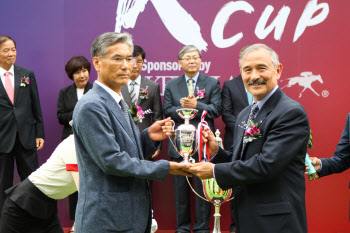 한국마사회, 코로나19로 올해 코리아컵·코리아스프린트 내년 연기