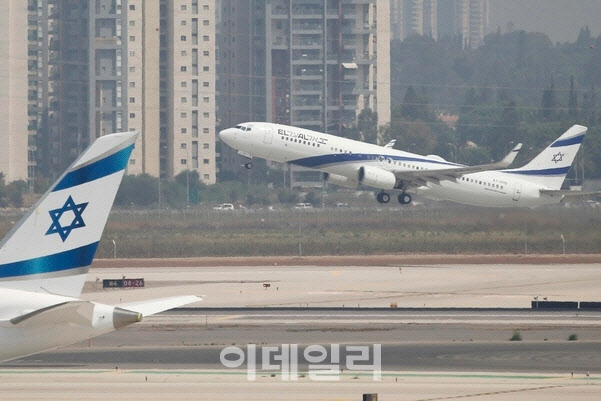 이스라엘 항공기 사우디 가로질러 UAE 사상 첫 비행