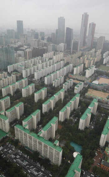 톤 낮춘 부동산 감독기구…'부동산거래분석원'으로 대체