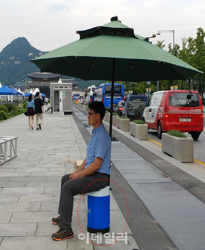 [포토] 종로구, '지지대 고정용 기능성 안전의자' 특허 등록