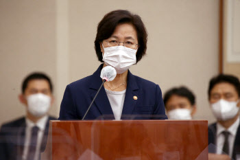 추미애 장관 아들 측, 軍 시절 무릎 수술 관련 의무기록 공개