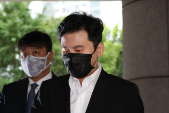 '수억대 원정도박' 양현석 혐의 인정…질문엔 '묵묵부답'