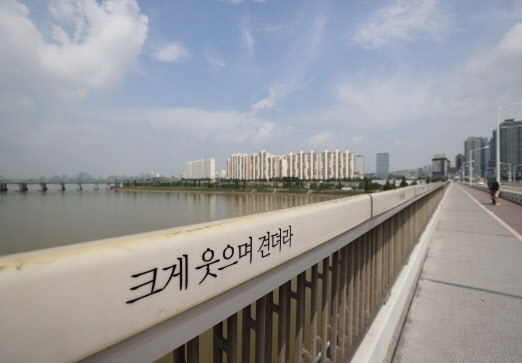 전국 대체로 흐림…제주도·강원 영동 등 오후에 비