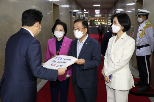 국민의힘, '포털 외압 논란' 윤영찬 의원 징계 요구