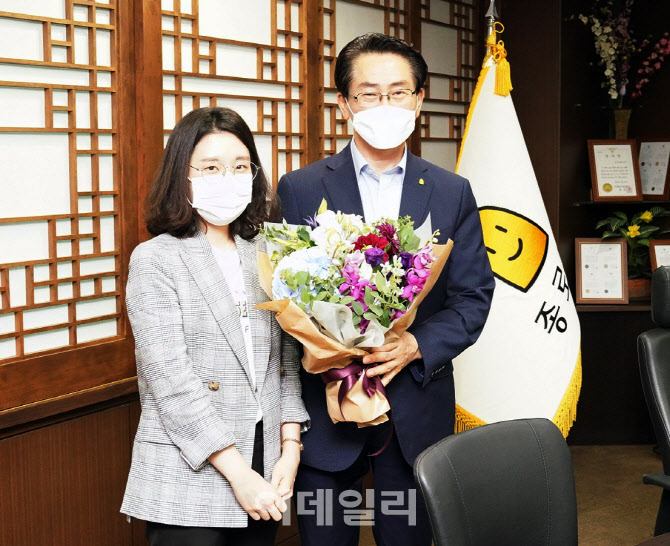 [포토] 김영종 종로구청장, 목민관클럽 상임대표 선출