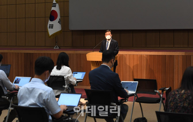 [포토]구본환 사장 "불명예 퇴진은 안한다"