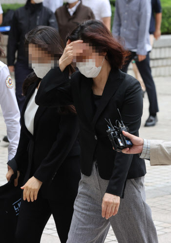 정경심 쓰러지자 남편 조국 "간곡히 부탁드린다"