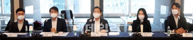 [포토]성윤모 산업부 장관, '에너지벤처기업 간담회' 참석