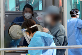 서울 확진자 4명 중 1명 ‘감염불분명’…사우나·병원 등 추가 감염(종합)