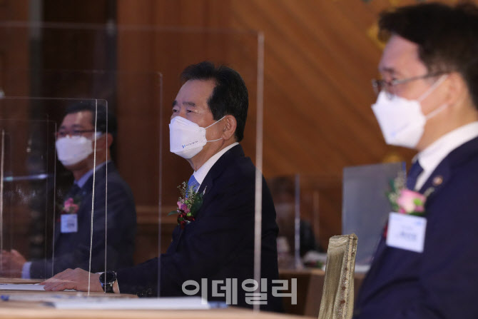 [포토]'2020 건설기술인의 날' 기념식에 참석한 정세균 총리